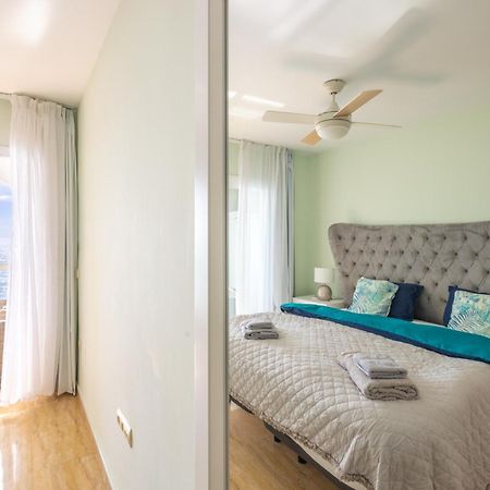 Apartment Aguamarina On The Beach Front マラガ エクステリア 写真