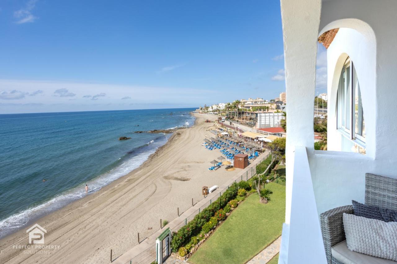 Apartment Aguamarina On The Beach Front マラガ エクステリア 写真