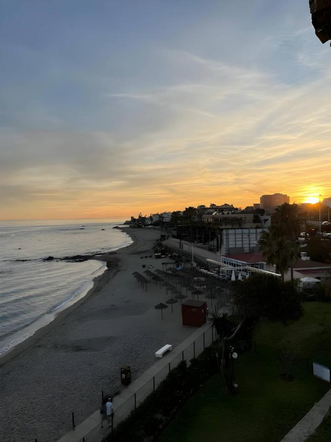 Apartment Aguamarina On The Beach Front マラガ エクステリア 写真