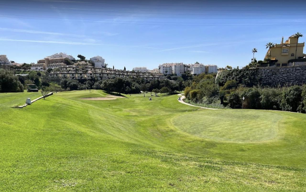 Apartment Aguamarina On The Beach Front マラガ エクステリア 写真