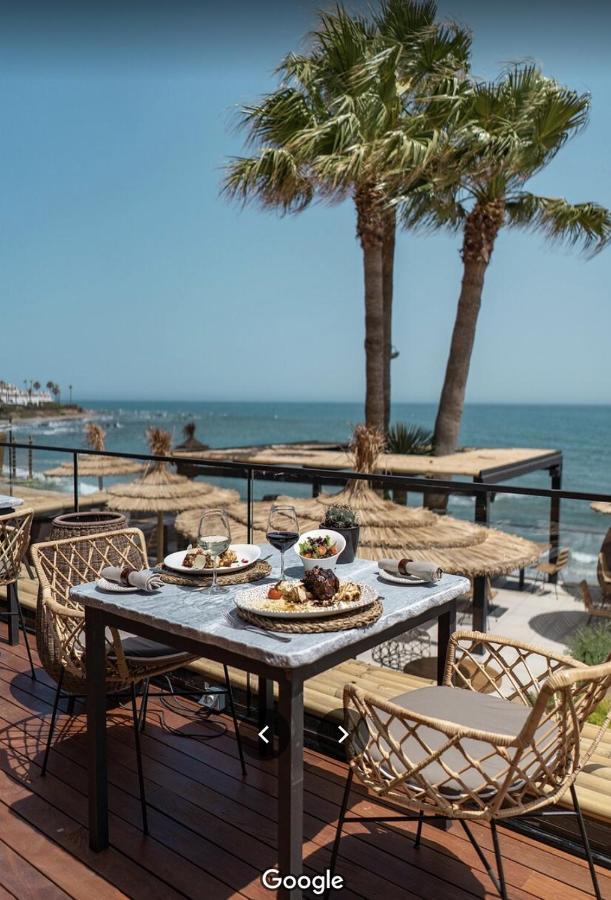 Apartment Aguamarina On The Beach Front マラガ エクステリア 写真