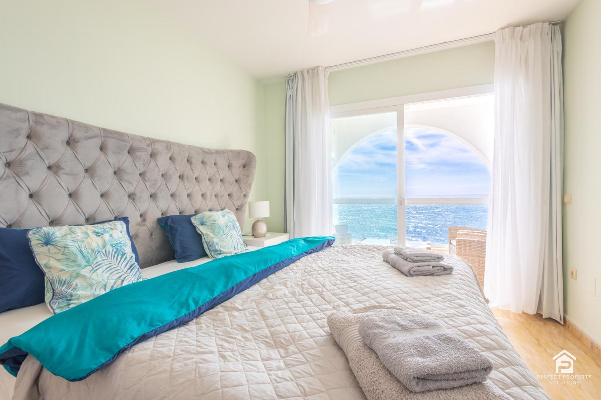 Apartment Aguamarina On The Beach Front マラガ エクステリア 写真